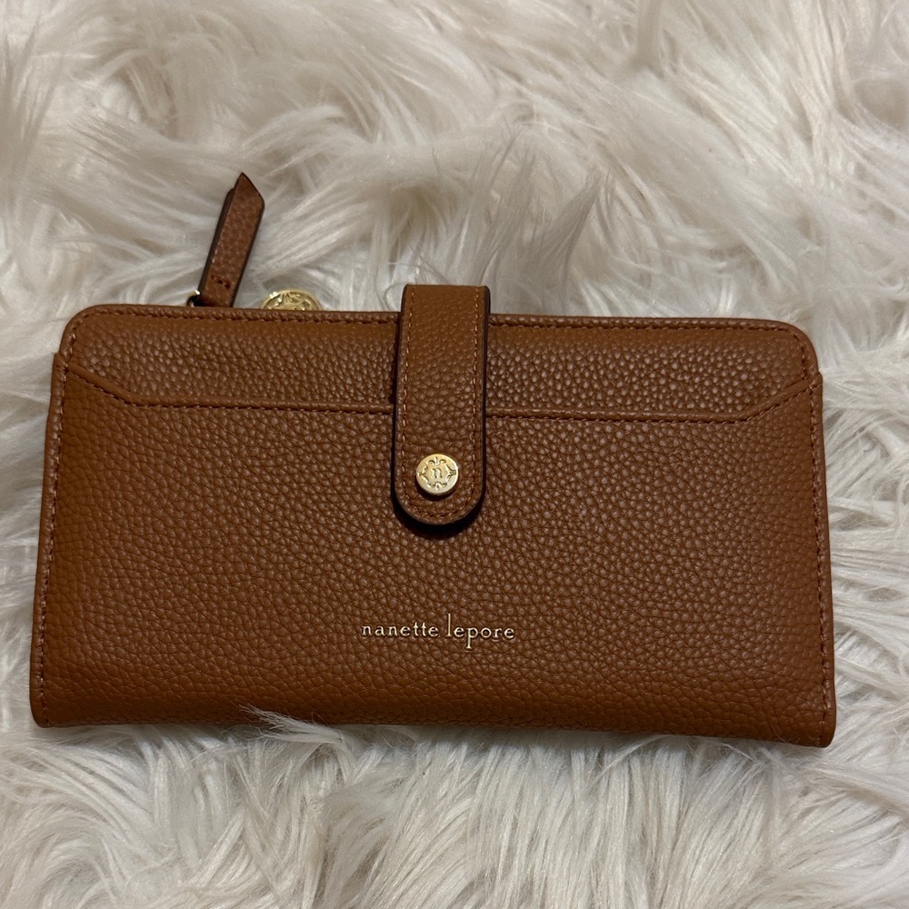 NEW, Nanette Lepore Hazelnut Lilli Wallet